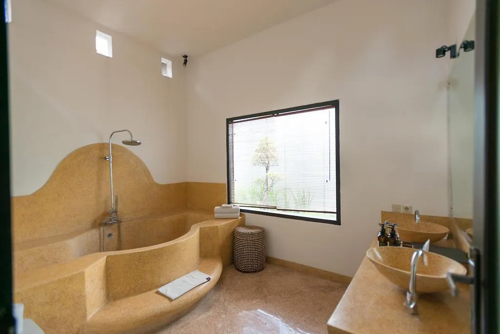 Casa Benita By Bracha Villas Management Seminyak 0*,